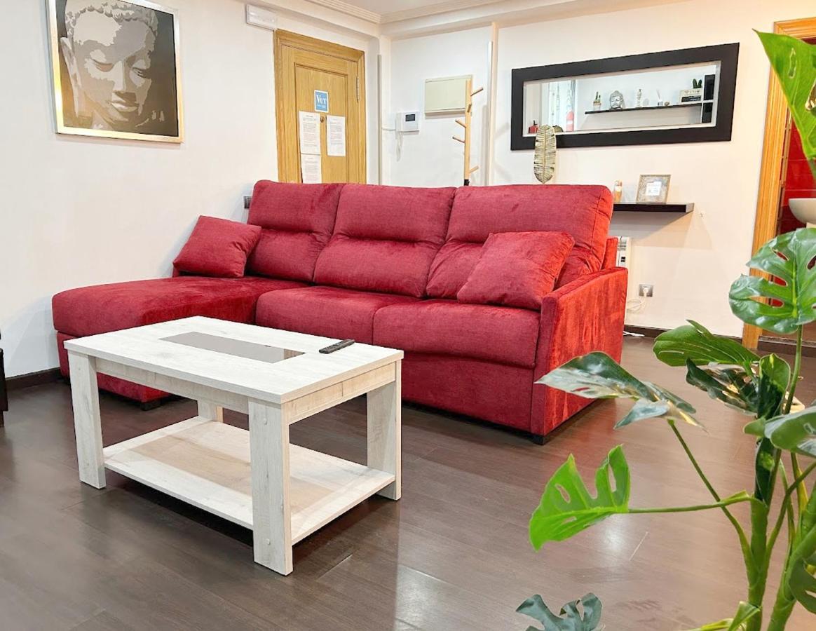Apartamento NUEVO: 8 minutos ayuntamiento, 10 catedral, WIFI Oviedo Exterior foto